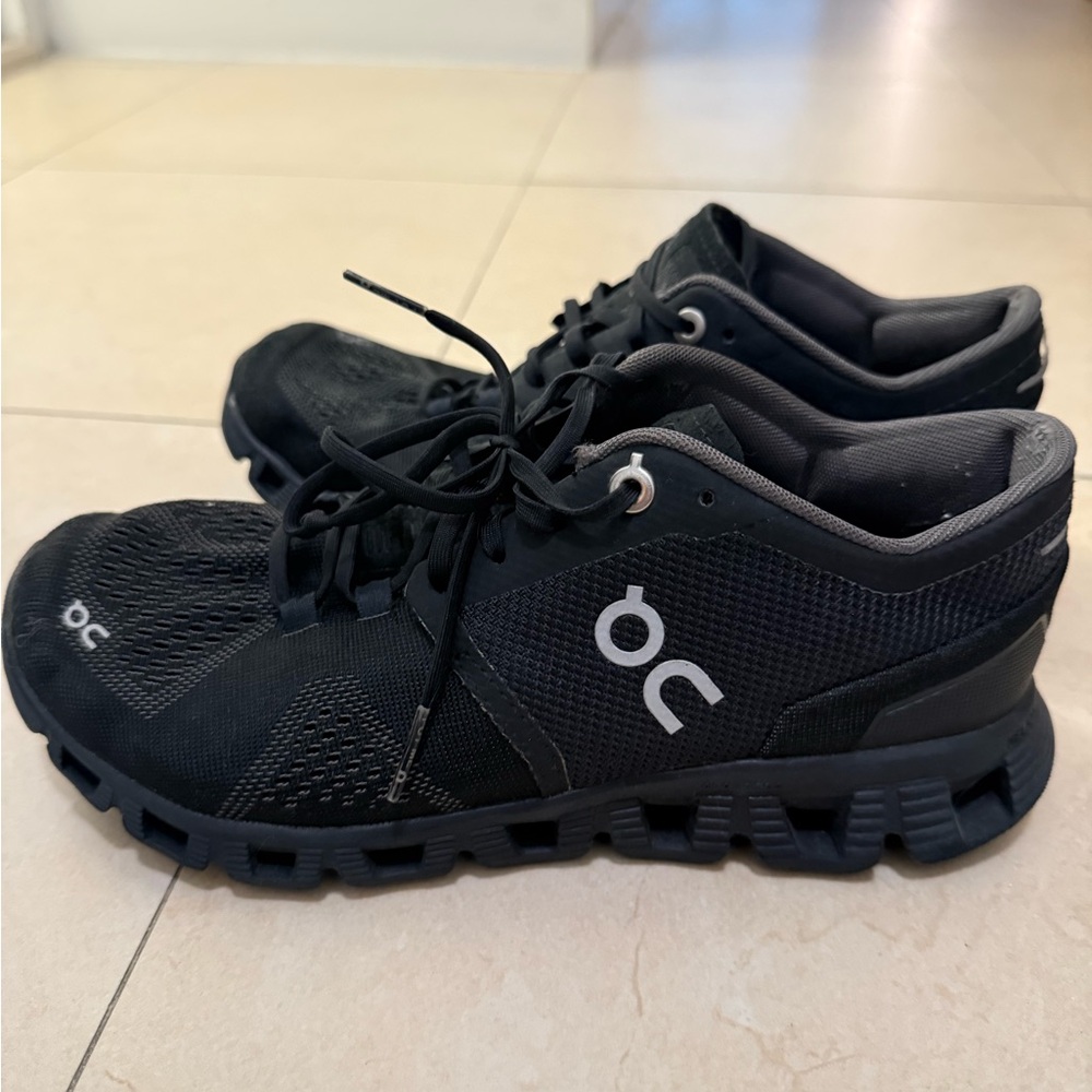 On Cloud sneakers